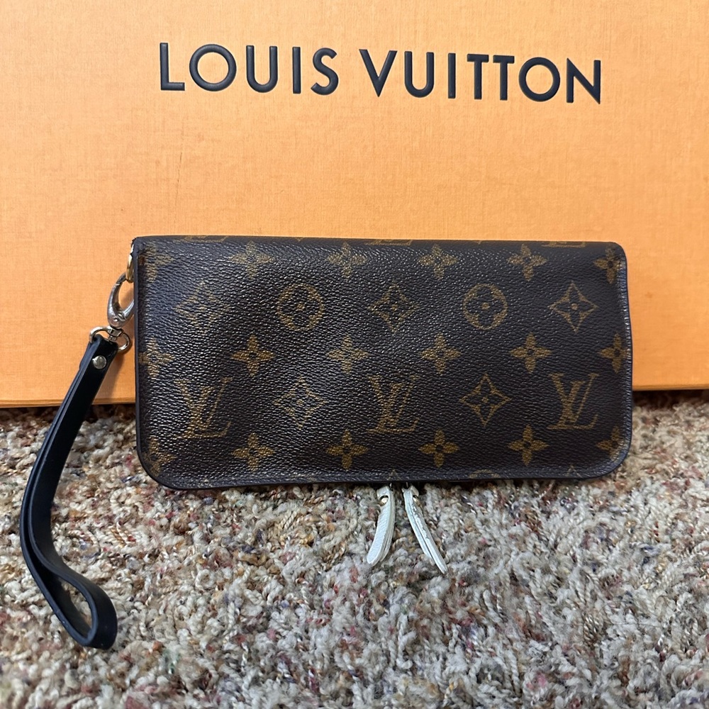 Louis Vuitton Ansoritto long wallet